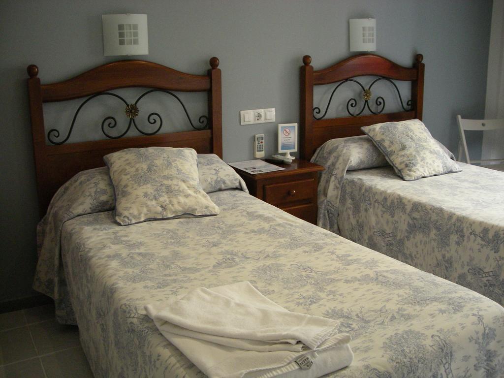 Hostal Azahar Cordoba Exterior photo