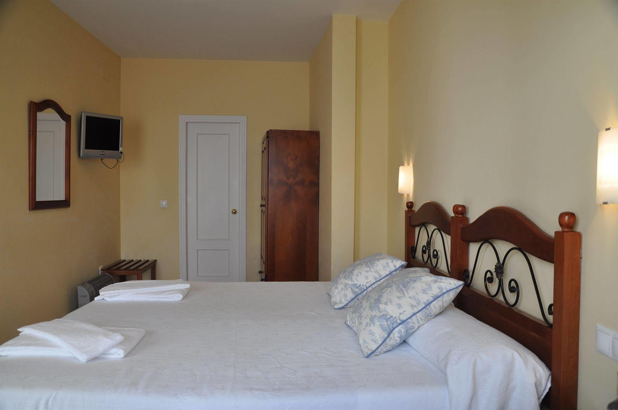 Hostal Azahar Cordoba Exterior photo